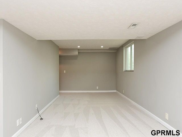 16130 Parker Street, Omaha, NE 68118