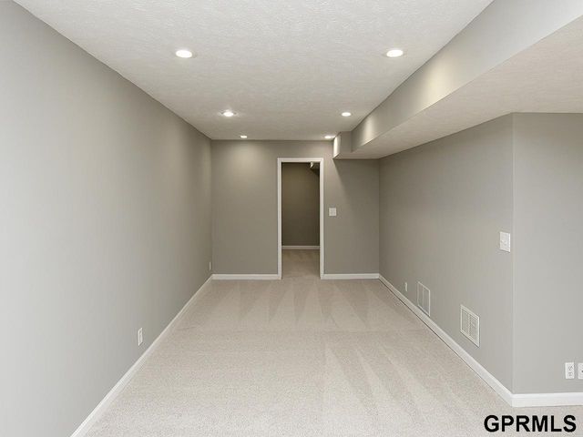 16130 Parker Street, Omaha, NE 68118