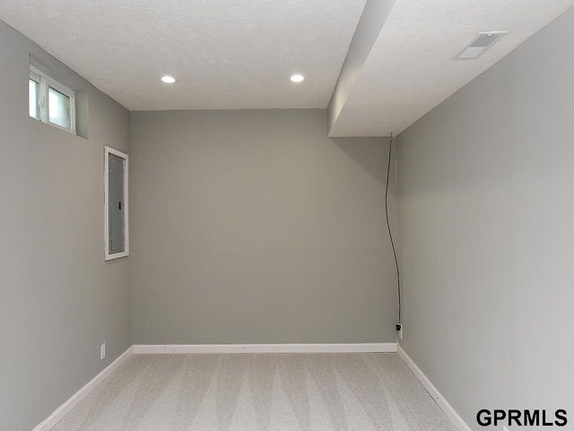 16130 Parker Street, Omaha, NE 68118