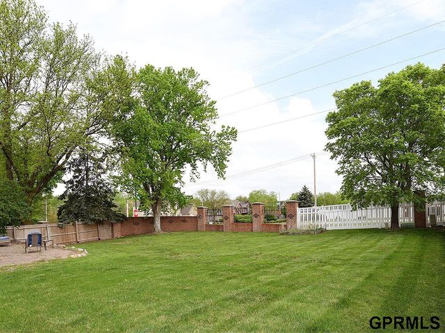 16130 Parker Street, Omaha, NE 68118