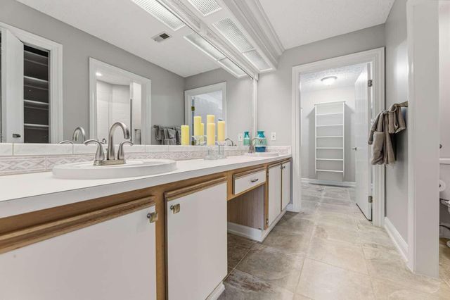6366 Mission Hills Place, Westerville, OH 43082