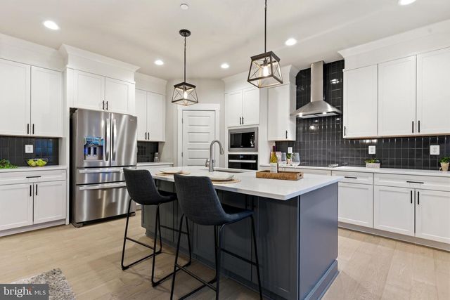 2034 WILLIAM AVE, Essex, MD 21221