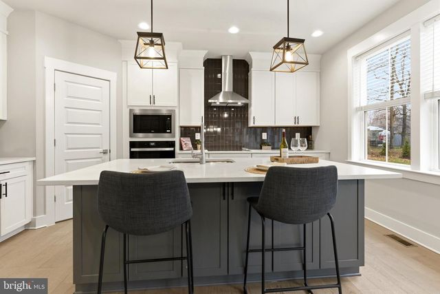 2034 WILLIAM AVE, Essex, MD 21221