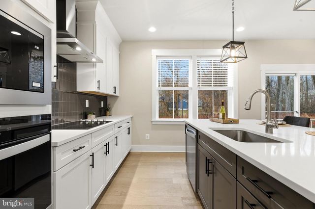 2034 WILLIAM AVE, Essex, MD 21221