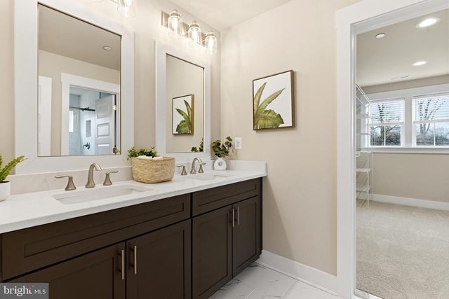 2034 WILLIAM AVE, Essex, MD 21221