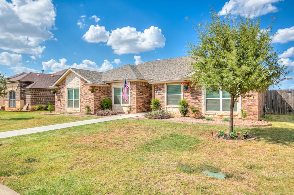 Image 3 of property listing at 5033 Scarlett Oak Lane, San Angelo, TX 76904