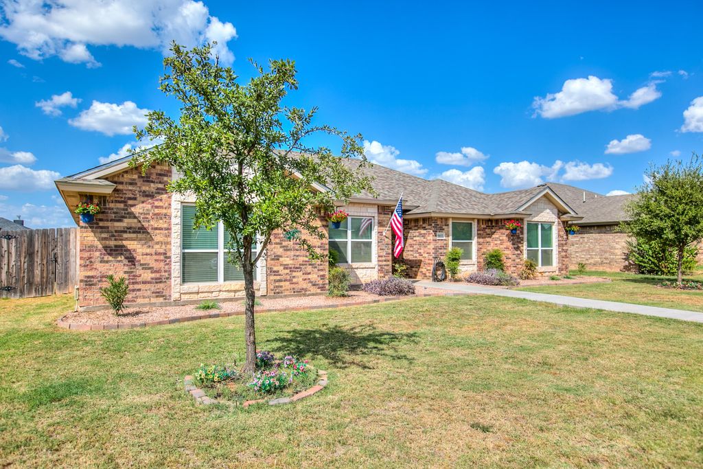Image 5 of property listing at 5033 Scarlett Oak Lane, San Angelo, TX 76904