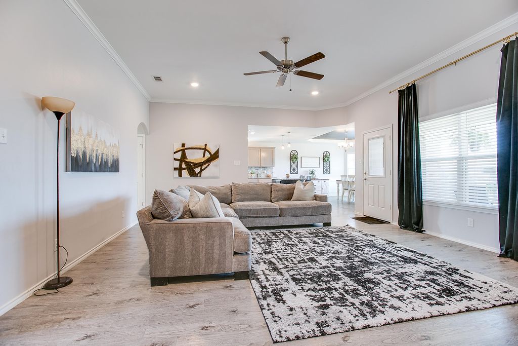 Image 8 of property listing at 5033 Scarlett Oak Lane, San Angelo, TX 76904