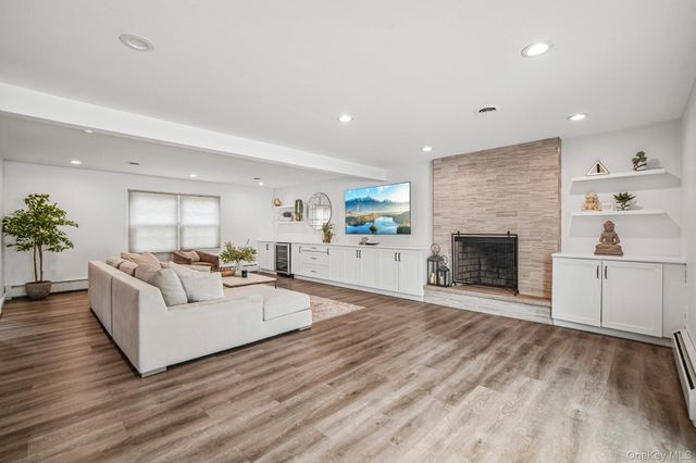30 Yale Drive, New City, NY 10956