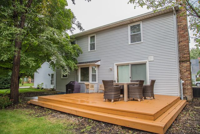 2711 Valley Forge Road, Lisle, IL 60532