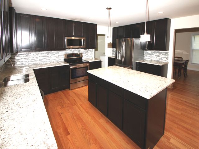 2711 Valley Forge Road, Lisle, IL 60532