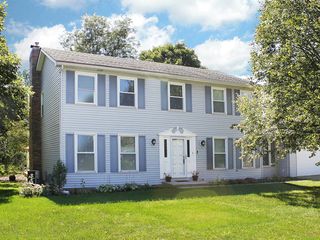 2711 Valley Forge Road, Lisle, IL 60532