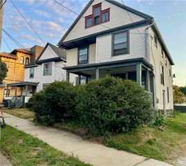 202 Crosby Street Up, Akron, OH 44303