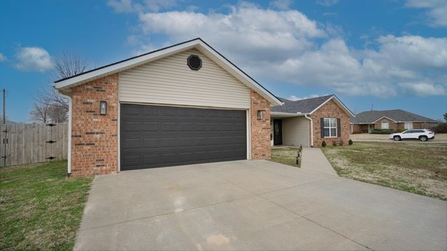 2009 Oak Lane, Miami, OK 74354