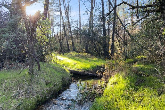 8003 Narrows Way, Redding, CA 96001