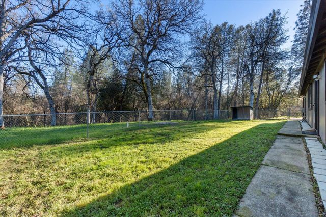 8003 Narrows Way, Redding, CA 96001