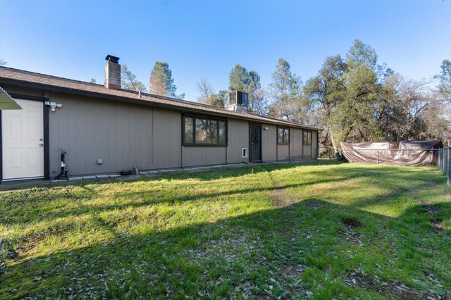 8003 Narrows Way, Redding, CA 96001