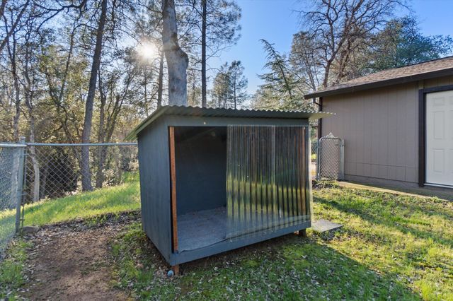 8003 Narrows Way, Redding, CA 96001