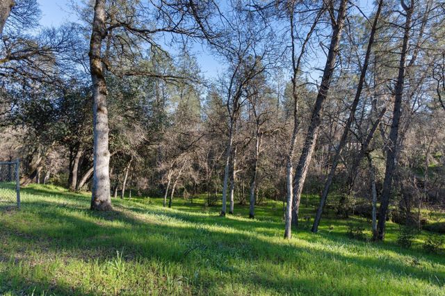 8003 Narrows Way, Redding, CA 96001