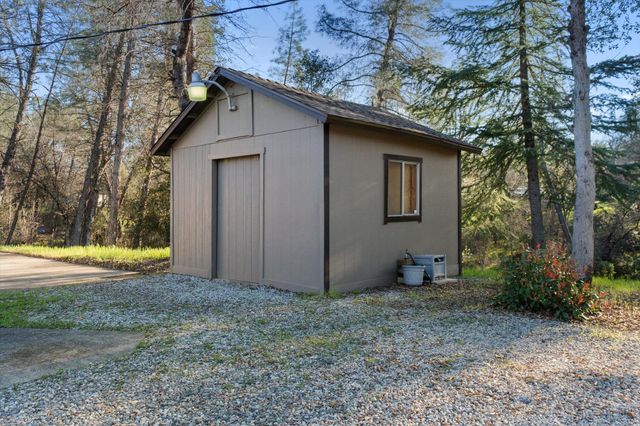 8003 Narrows Way, Redding, CA 96001