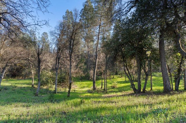 8003 Narrows Way, Redding, CA 96001