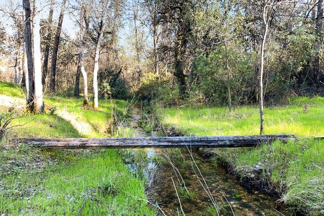 8003 Narrows Way, Redding, CA 96001