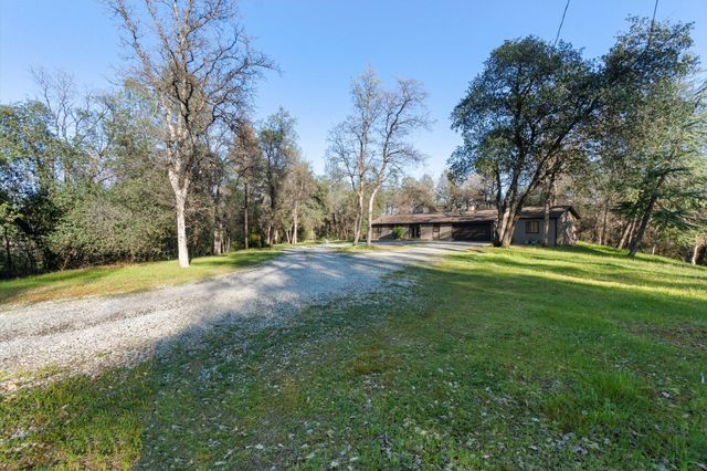 8003 Narrows Way, Redding, CA 96001