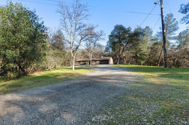 8003 Narrows Way, Redding, CA 96001