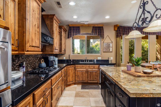 2263 MALAGA AVE, Santa Clara, UT 84765