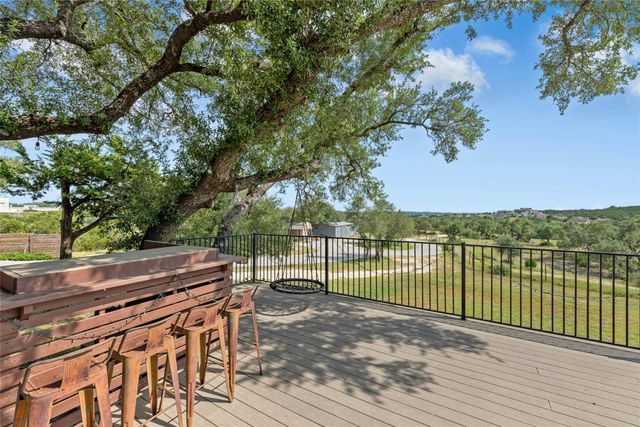 110 Longhorn LN, Dripping Springs, TX 78620