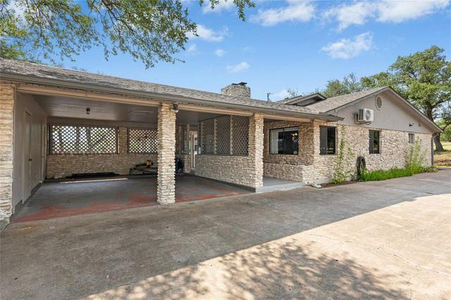 110 Longhorn LN, Dripping Springs, TX 78620