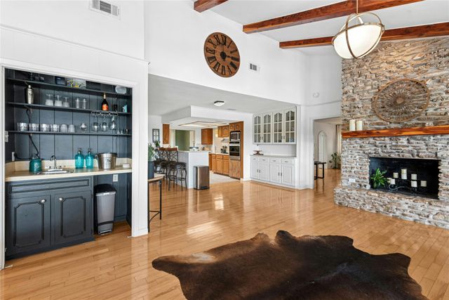 110 Longhorn LN, Dripping Springs, TX 78620