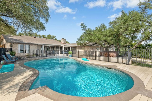 110 Longhorn LN, Dripping Springs, TX 78620