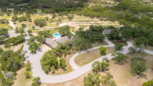 110 Longhorn LN, Dripping Springs, TX 78620