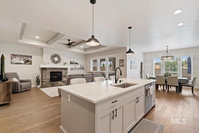 2865 E Murchison St, Meridian, ID 83642