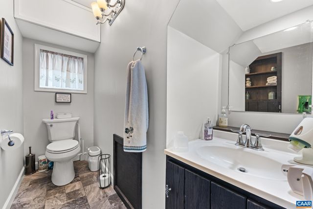 25 ACRE LN, Palmyra, VA 22963