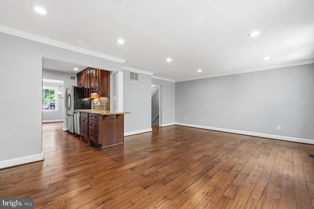 7961 HIDDEN BRIDGE DR, Springfield, VA 22153