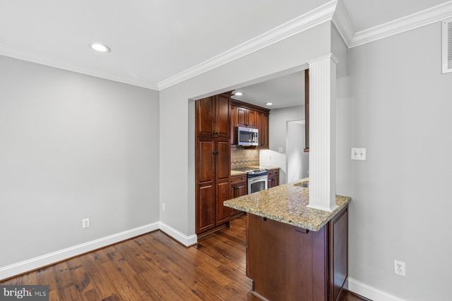 7961 HIDDEN BRIDGE DR, Springfield, VA 22153