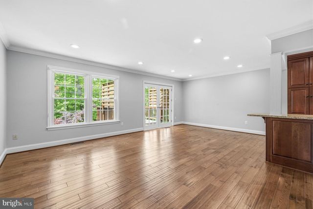 7961 HIDDEN BRIDGE DR, Springfield, VA 22153