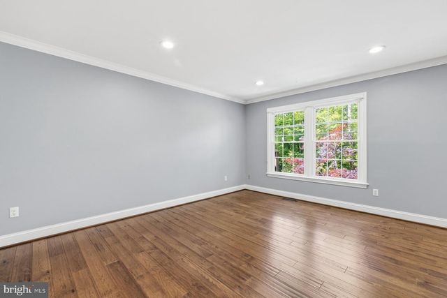 7961 HIDDEN BRIDGE DR, Springfield, VA 22153