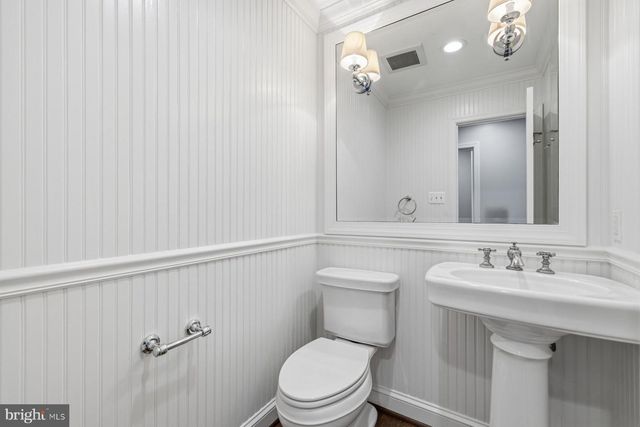 7961 HIDDEN BRIDGE DR, Springfield, VA 22153