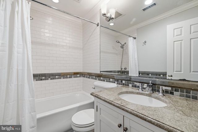 7961 HIDDEN BRIDGE DR, Springfield, VA 22153
