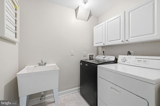 7961 HIDDEN BRIDGE DR, Springfield, VA 22153