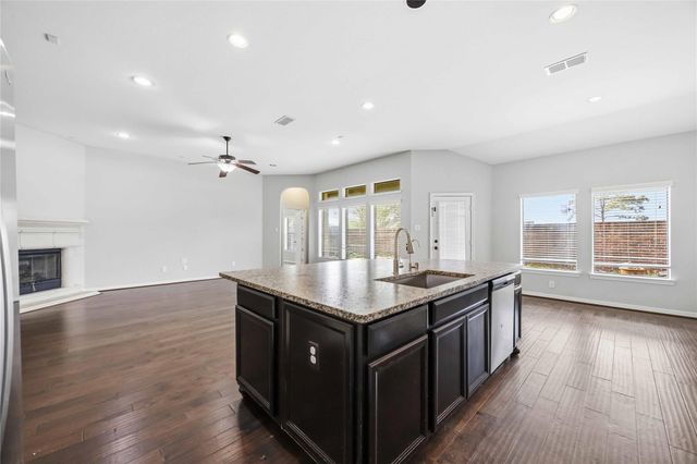 13412 Ravens Park Lane, Pearland, TX 77584