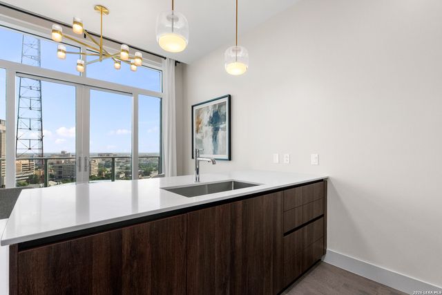 123 Lexington Ave Apt 1308, San Antonio, TX 78205