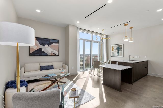 123 Lexington Ave Apt 1308, San Antonio, TX 78205
