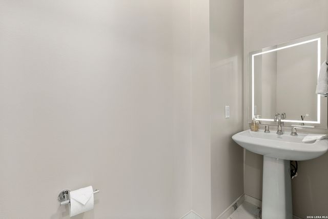 123 Lexington Ave Apt 1308, San Antonio, TX 78205