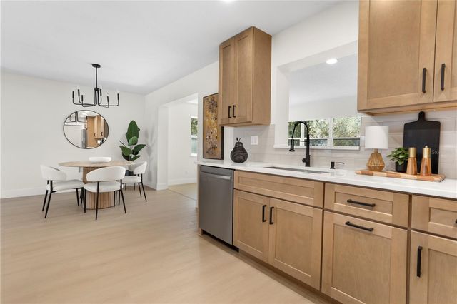 1628 LARKIN AVENUE, Orlando, FL 32812