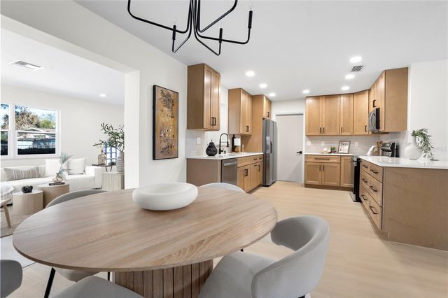 1628 LARKIN AVENUE, Orlando, FL 32812