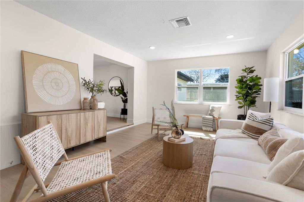 Image 19 of property listing at 1628 LARKIN AVENUE, Orlando, FL 32812